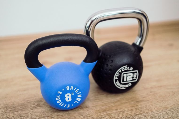 Гиря с хромированной ручкой, полиуретановая 24 кг Original Fit.Tools FT-KB-CPU-24 фото 3