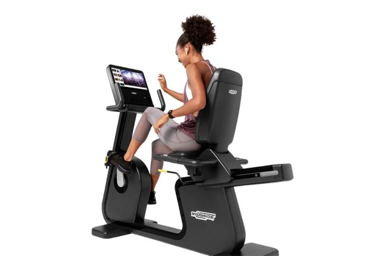 Горизонтальный тренажер Technogym Artis Recline фото 2