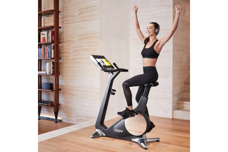 Вертикальный велотренажер Technogym Bike Personal фото 9
