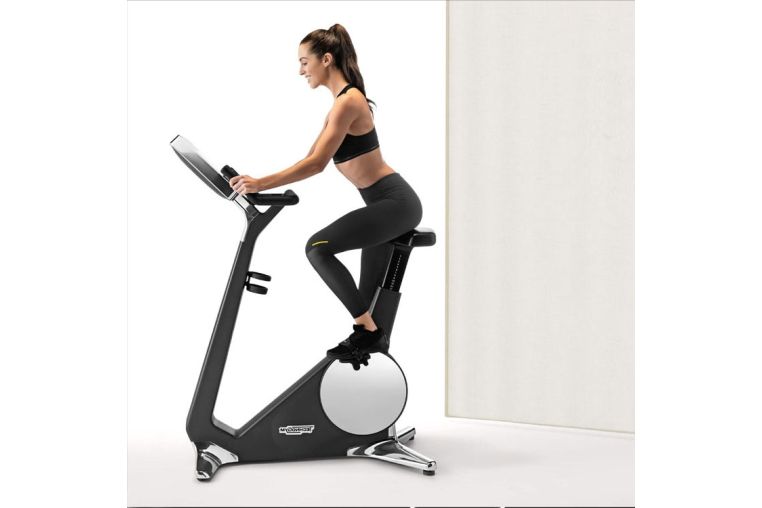 Вертикальный велотренажер Technogym Bike Personal фото 7