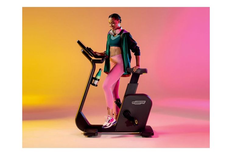 Велотренажер Technogym Excite Live Bike 9000 фото 4