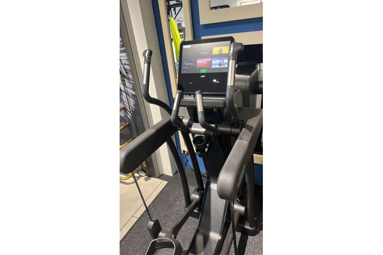 Эллиптический тренажер Technogym Artis Vario Unity 3.0 фото 1
