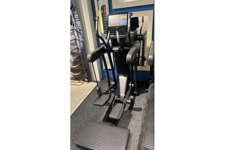 Эллиптический тренажер Technogym Artis Vario Unity 3.0 фото 2