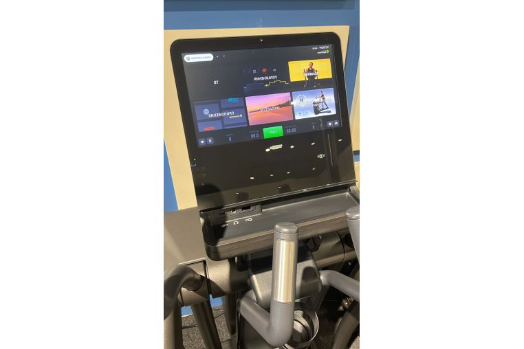 Эллиптический тренажер Technogym Artis Vario Unity 3.0 фото 4