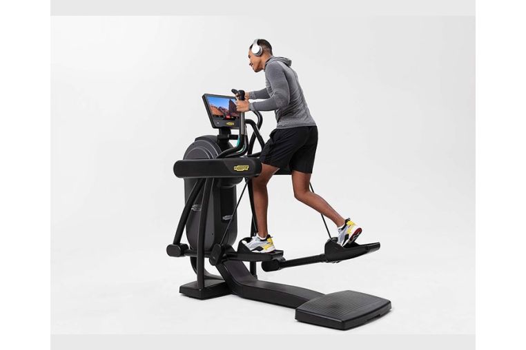 Эллиптический тренажер Technogym VARIO LIVE 16 P 7000 METEOR BLACK фото 4