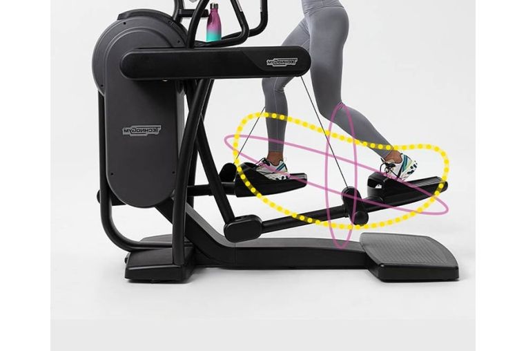 Эллиптический тренажер Technogym VARIO LIVE 16 P 7000 METEOR BLACK фото 7