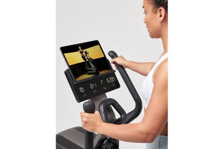 Эллиптический тренажер Technogym Elliptical Compact фото 2