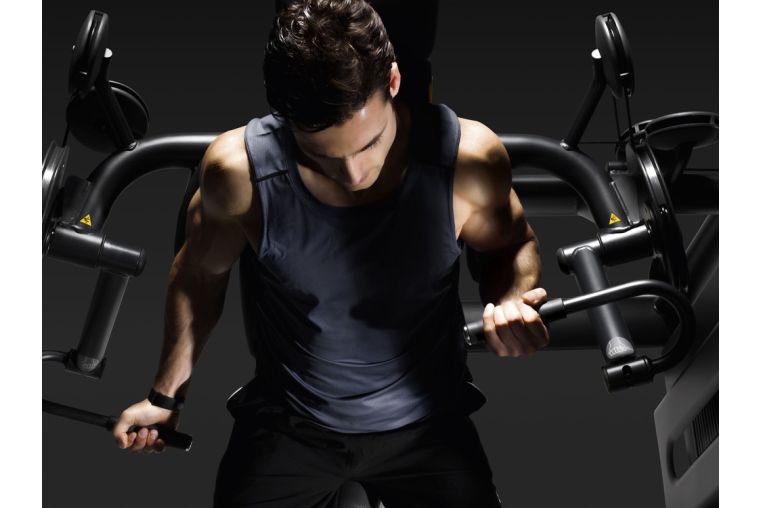 Грузоблочный тренажер на верхнюю часть тела Technogym Selection 900 Arm Curl фото 4