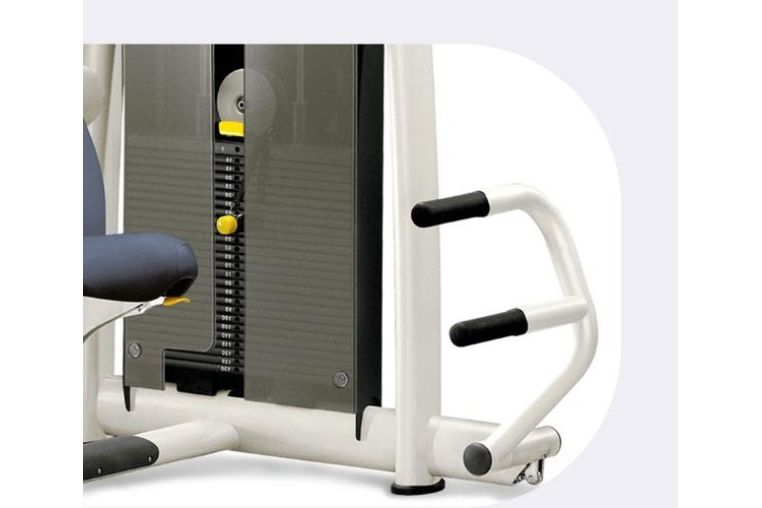 Силовой тренажер Technogym Vertical Traction MED фото 2