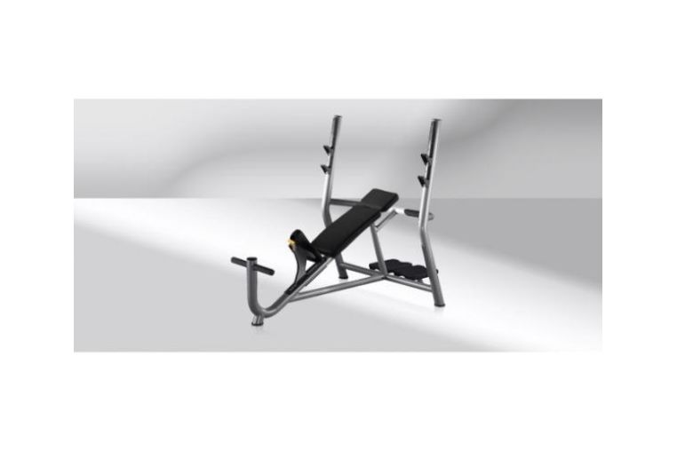 Technogym Наклонная скамья для жима фото 1