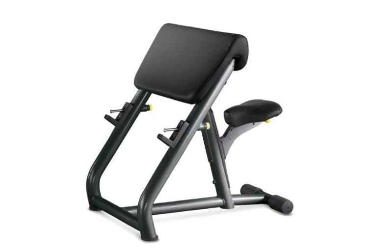 Technogym Скамья Скотта 