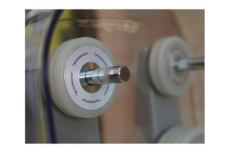 Technogym Wellness Rack гантели фото 3