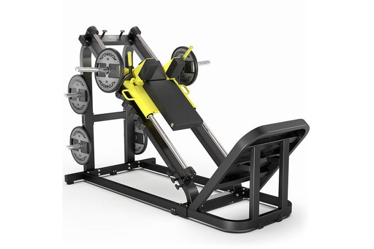 Нагружаемый дисками тренажер Technogym PURE STRENGTH Hack Squat 