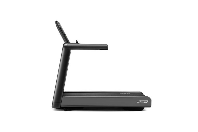Беговая дорожка Technogym Excite Live Run 7000 19" METEOR BLACK фото 2