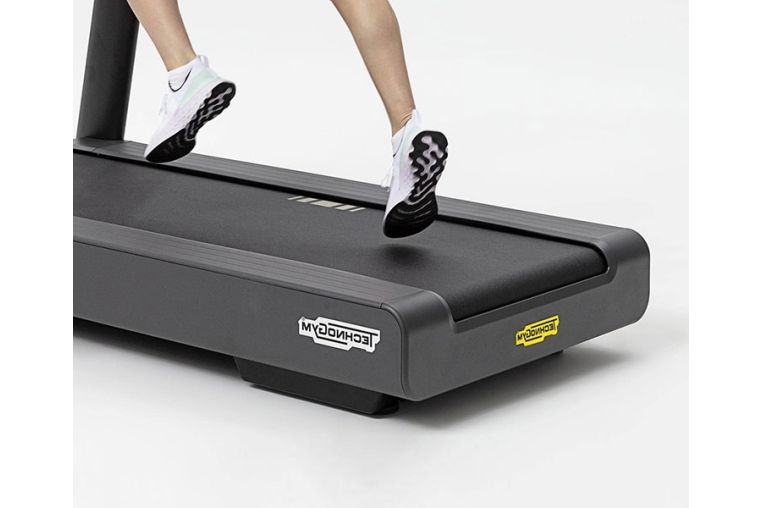 Беговая дорожка Technogym Excite Live Run 7000 19" METEOR BLACK фото 7