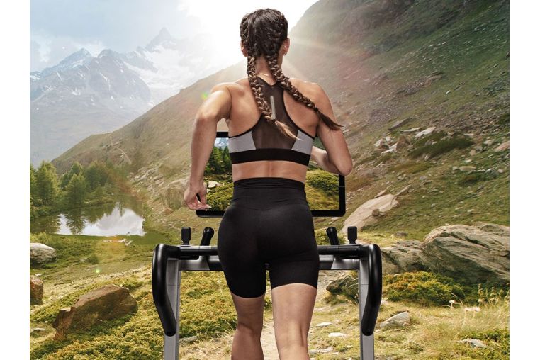 Беговая дорожка Technogym Run фото 5