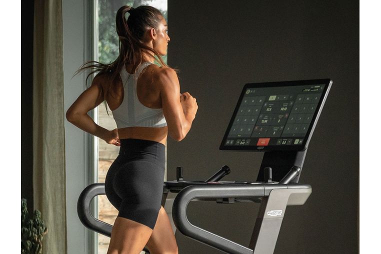 Беговая дорожка Technogym Run фото 7